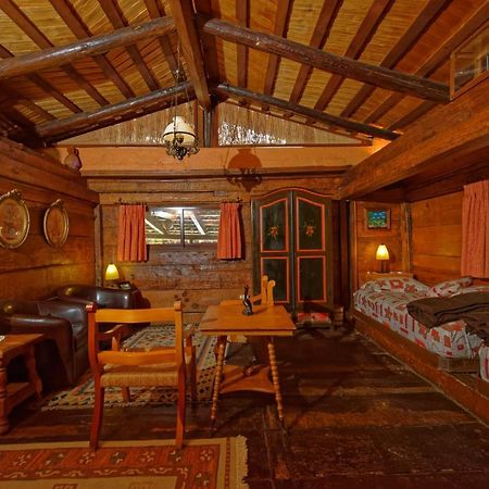 לינה וארוחת בוקר מלינלקו Casa Navacoyan מראה חיצוני תמונה
