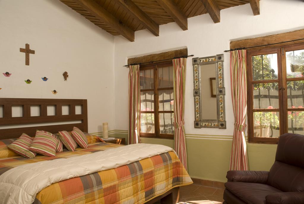 לינה וארוחת בוקר מלינלקו Casa Navacoyan חדר תמונה